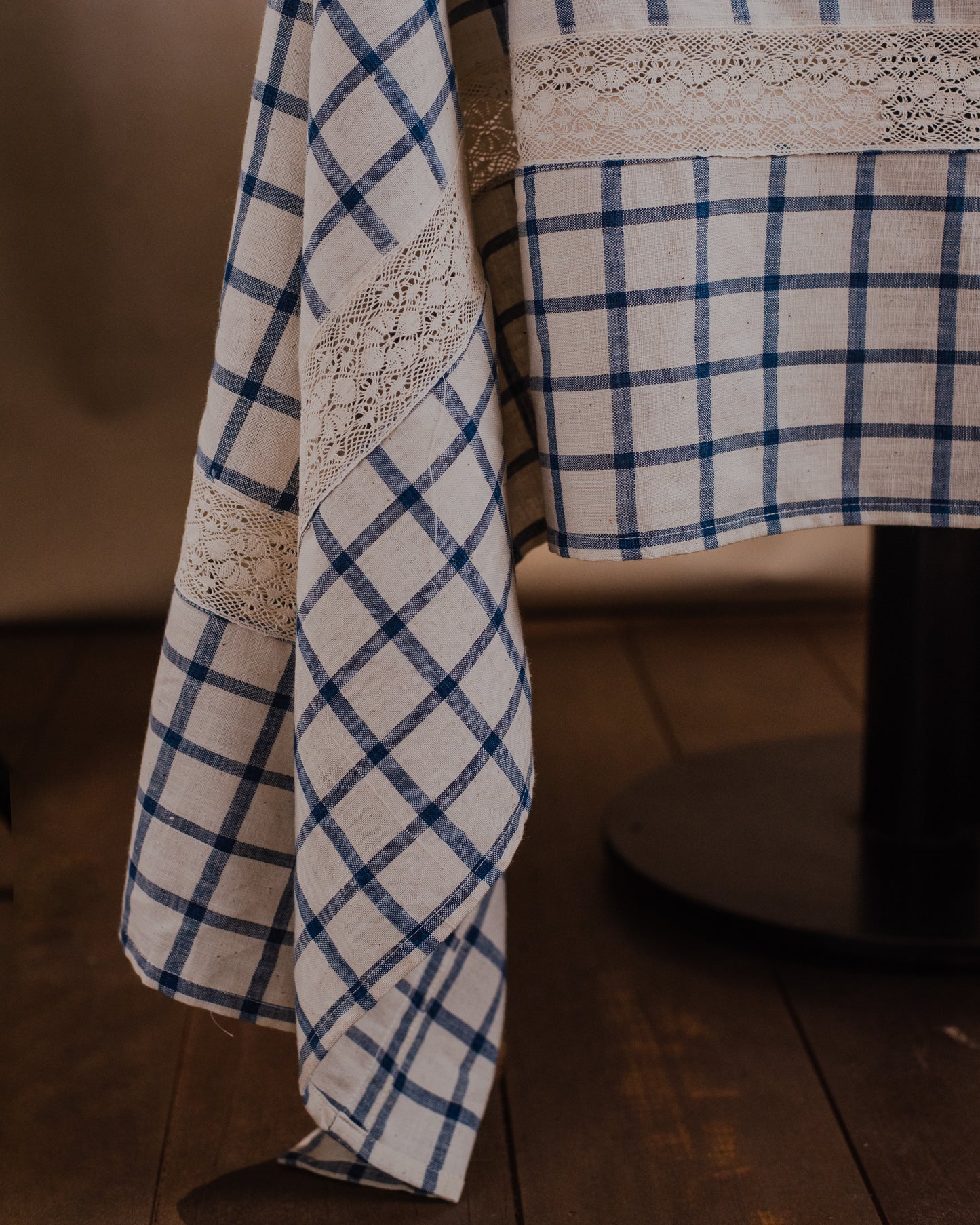 Gingham and lace khadi cotton table cloth